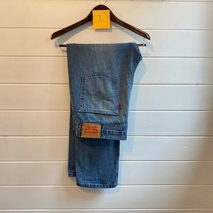 Men’s Levi’s 514 Jeans.